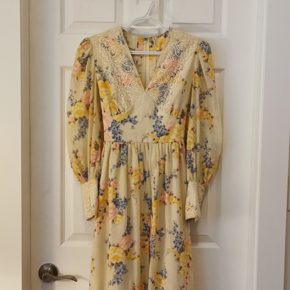 70's handmade Prairie Style Floral Dress Vintage